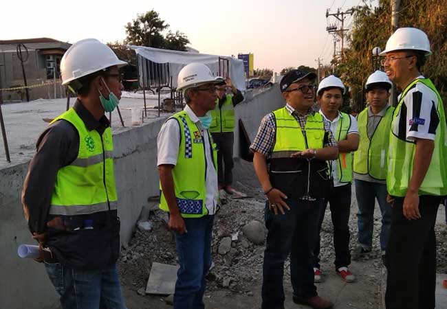 Kunjungan Direktur Jembatan Ditjen Bina Marga Kementrian PUPR ke Proyek Fly Over Manahan Solo