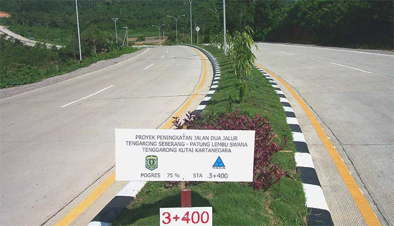 Pengerjaan Jalan Beton Keras Tenggarong Sebrang - Patung Lembuswana