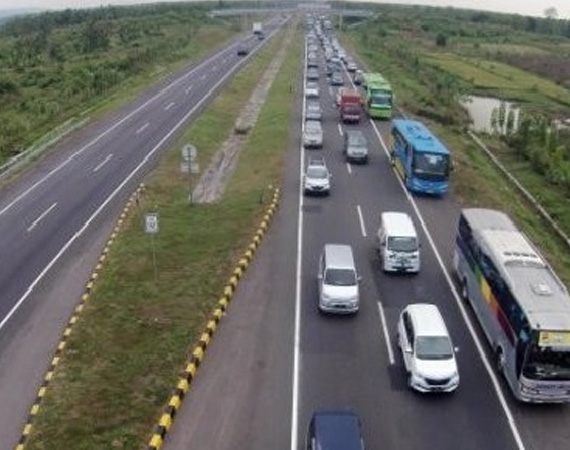 Pembangunan Overpass dan Jembatan Penyebrangan Orang di Jalan Tol Palimanan - Cirebon